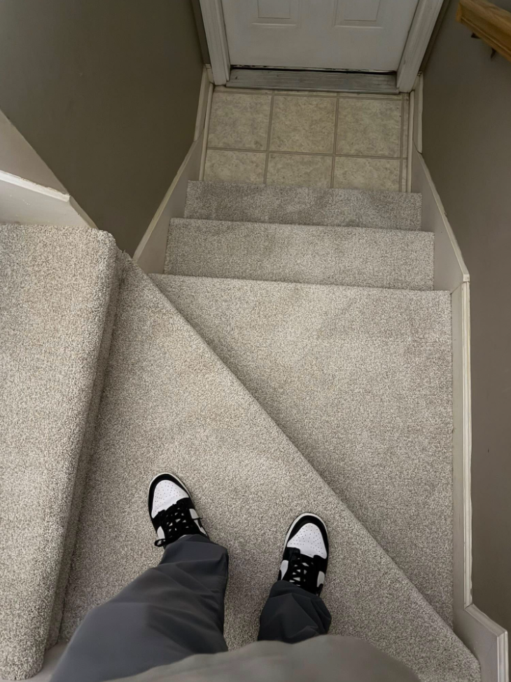 Carpet stairs installation